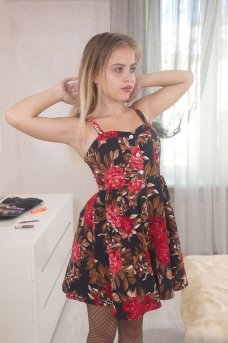 Naked Teen XXX Photos